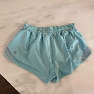 Lulu Lemon Hotty Hot 2.5 inch shorts